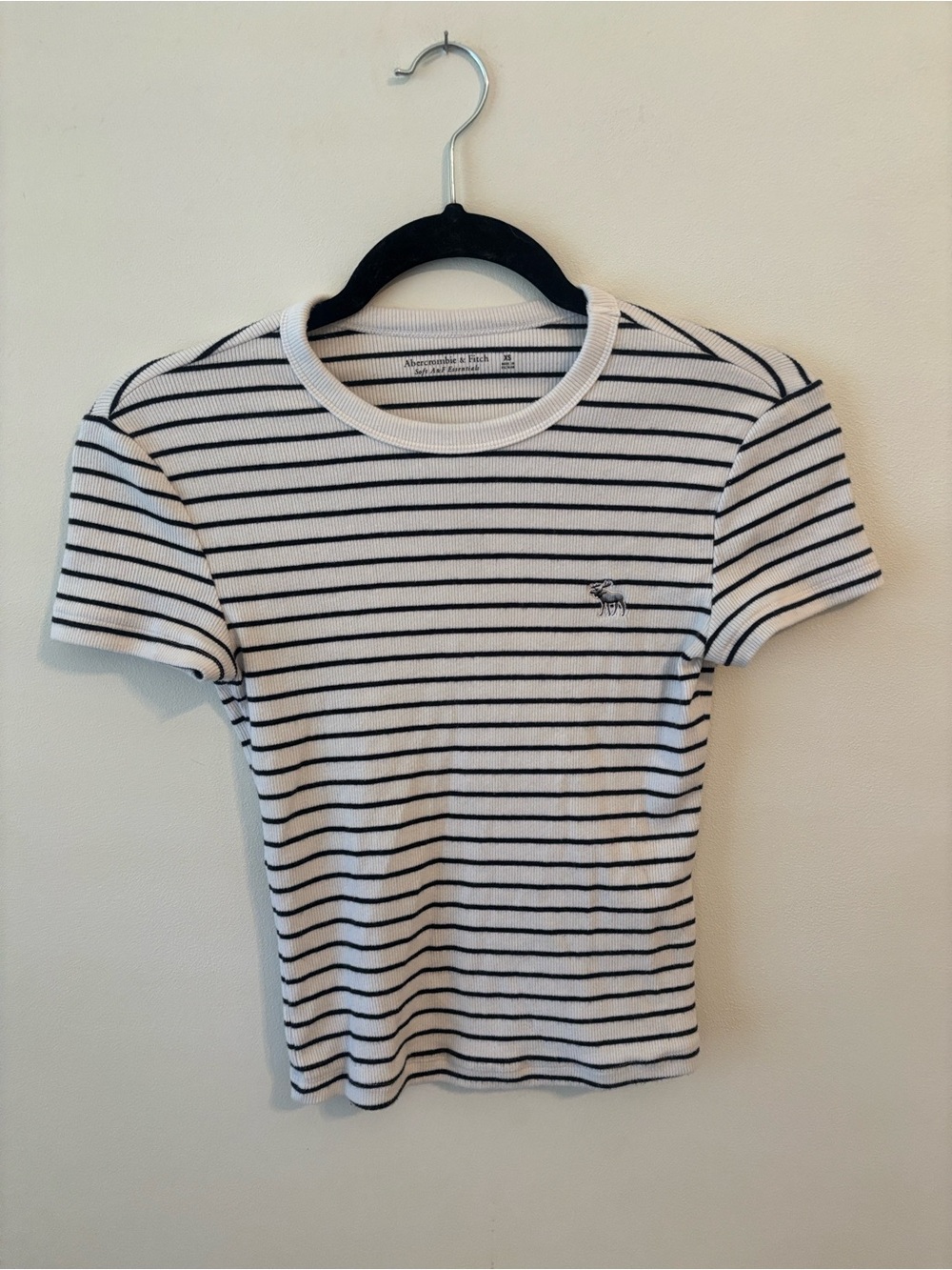 Abercrombie & Fitch White and Black Striped Ribbed Crew Tee